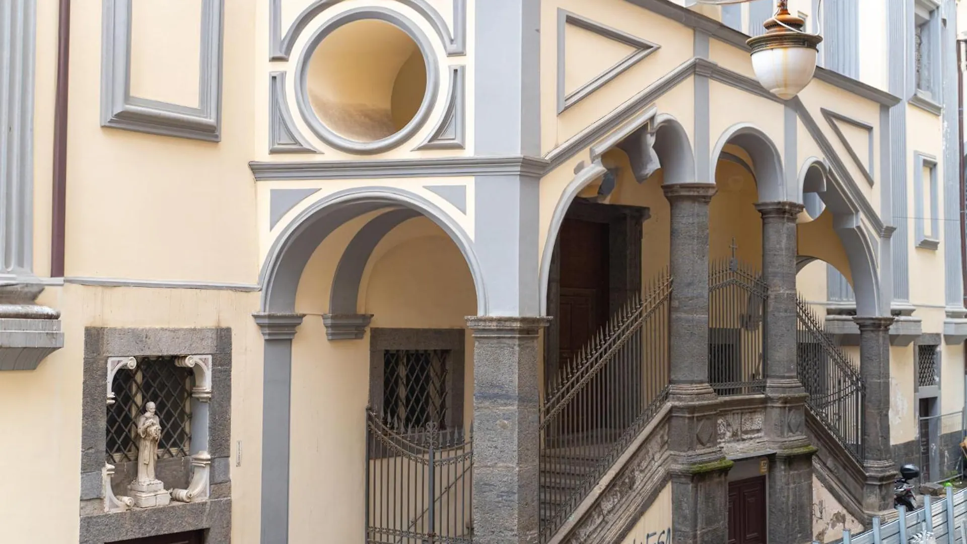 Apartment Il Disinganno - Elegant Historic Residence In The Center Naples
